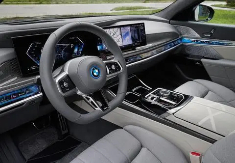 BMW i Mercedes rezygnują z autonomii poziomu 3. Za drogo, za mało chętnych
