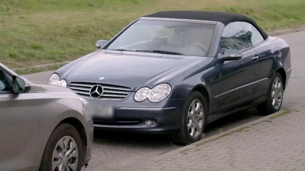 Paweł wybierze Mercedesa w wersji cabrio z 2005 roku