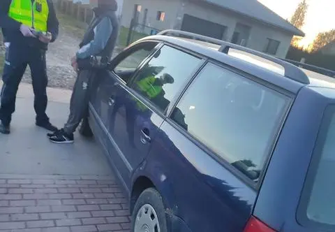 Z 4 promilami woził dzieci autem. Volkswagen trafi do konfiskaty