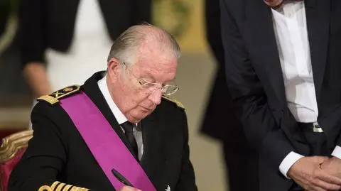 Albert II zmaga się z nowotworem skóry. Poddani są zaniepokojeni