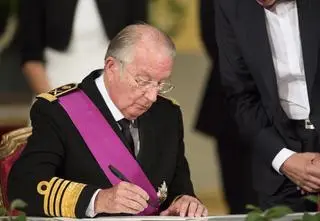 Albert II zmaga się z nowotworem skóry. Poddani są zaniepokojeni