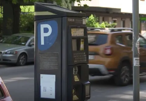 Drugie życie parkomatów. Warszawa oddaje używane urządzenia innemu miastu