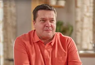 Mało kto wie, że serialowy Michał z "Na Wspólnej" ma sławną siostrę. Ich relacja jest naprawdę wyjątkowa