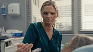 "Szpital św. Anny", odc. 104. Kaja otrzyma ostrzeżenie od wróżki! "Wokół pani partnera kręci się inna kobieta" [PRZED EMISJĄ W TV]