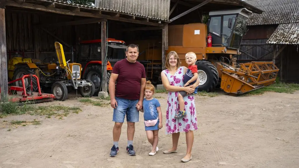 "Życie na kredycie". Karolina i Krzysiek z dziećmi