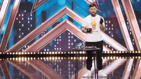 Marcin Prokop zjadł chrupka z najostrzejszej papryczki na świecie. Zaskakująca reakcja! 