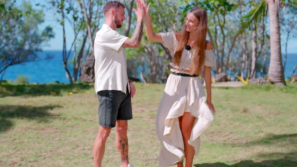 TVN7_PRORES_HOTEL_PARADISE_S10_ODC_25_POP1