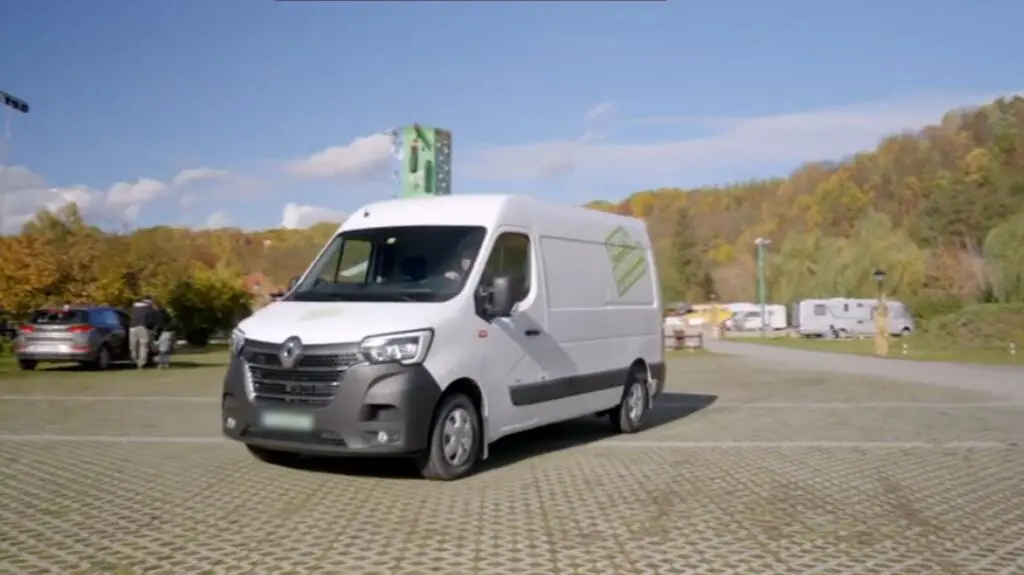 Elektryczny Renault Master dla firmy