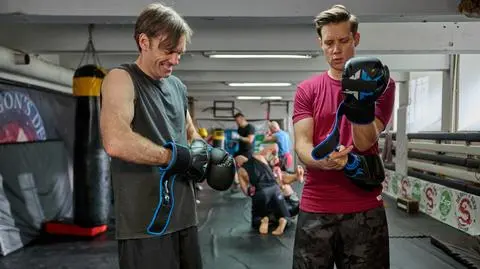 "Na Wspólnej" odc. 4080. Pocięta nożem Ania trafi do szpitala psychiatrycznego! [STRESZCZENIE]