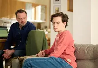 "Na Wspólnej" PRZED EMISJĄ odcinka 3853 w TV: Grzesiek zdruzgotany przez matkę! 