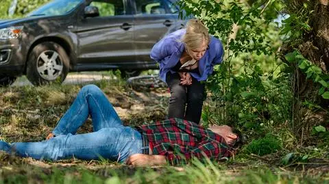 "Na Wspólnej" odc. 4086. Tajemnicze zaginięcie Daniela i Baliszewskiego po imprezie. Adrian też będzie rodził! [PRZED EMISJĄ w TV]