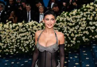 Kylie Jenner przykleiła stopy do butów na Met Gali 2025! Internauci nie mogą uwierzyć, co pokazała na Instagramie