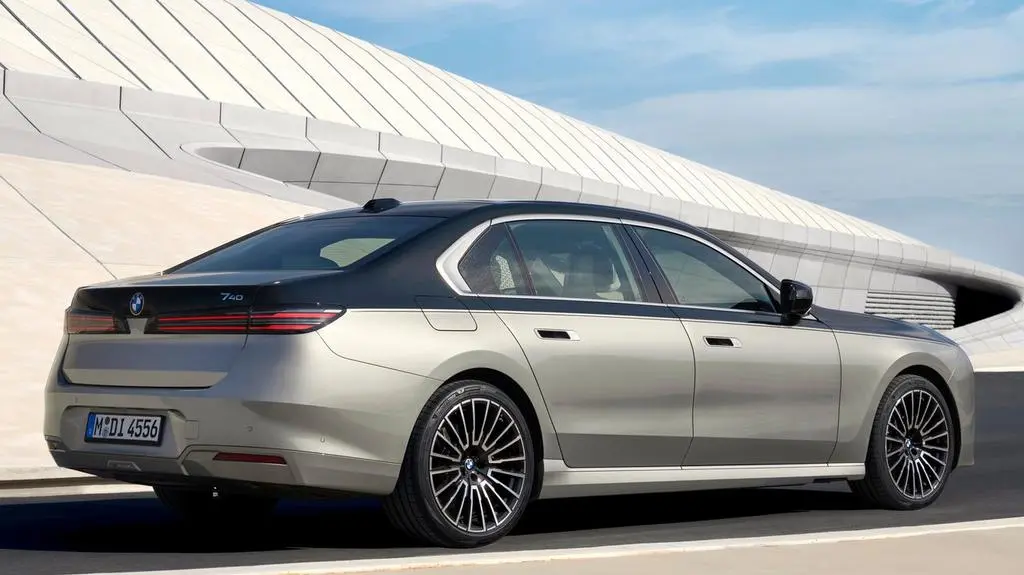BMW-7-Series-2027-1280-c9bc117e97b1a44f654c2faa4323a6318e