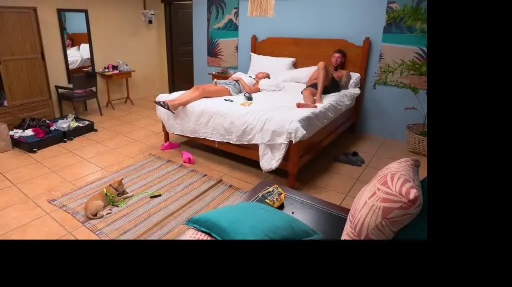 "Hotel Paradise 11"