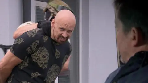 "Na Wspólnej" w odcinku 3894: Nalot policji, stracone nadzieje i walka o życie!