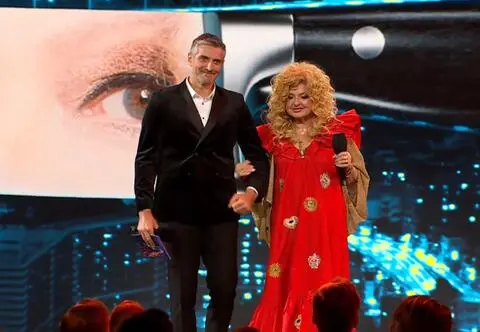 Magda Gessler w ognistej czerwieni podczas prezentacji wiosennej oferty programowej TVN