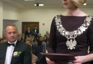 Kto udziela ślubu w programie "Ślub od pierwszego wejrzenia"? Urzędniczka o kulisach ceremonii 