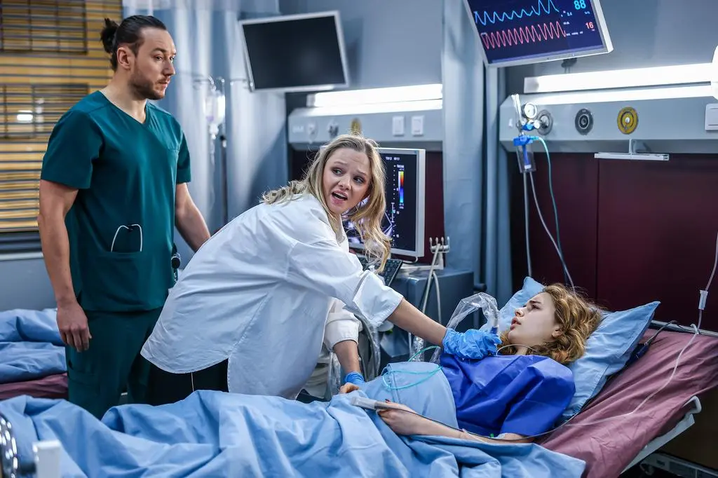 "Szpital św. Anny", odc. 98. Kaja Piotrowska, Łukasz Wroński, Majka Hajduk