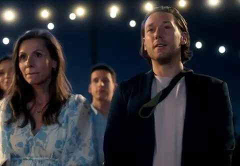 "Na Wspólnej". Ola i Gosia znów twarzą w twarz z Błażejem! Wiemy, dlaczego jest na ślubie Zimińskiej i Czerskiego