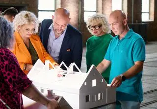 "Zróbmy sobie dom". Jedna z par wiedziała, o który dom będzie rywalizować. Tajemnica Izy i Wojtka wyszła na jaw 