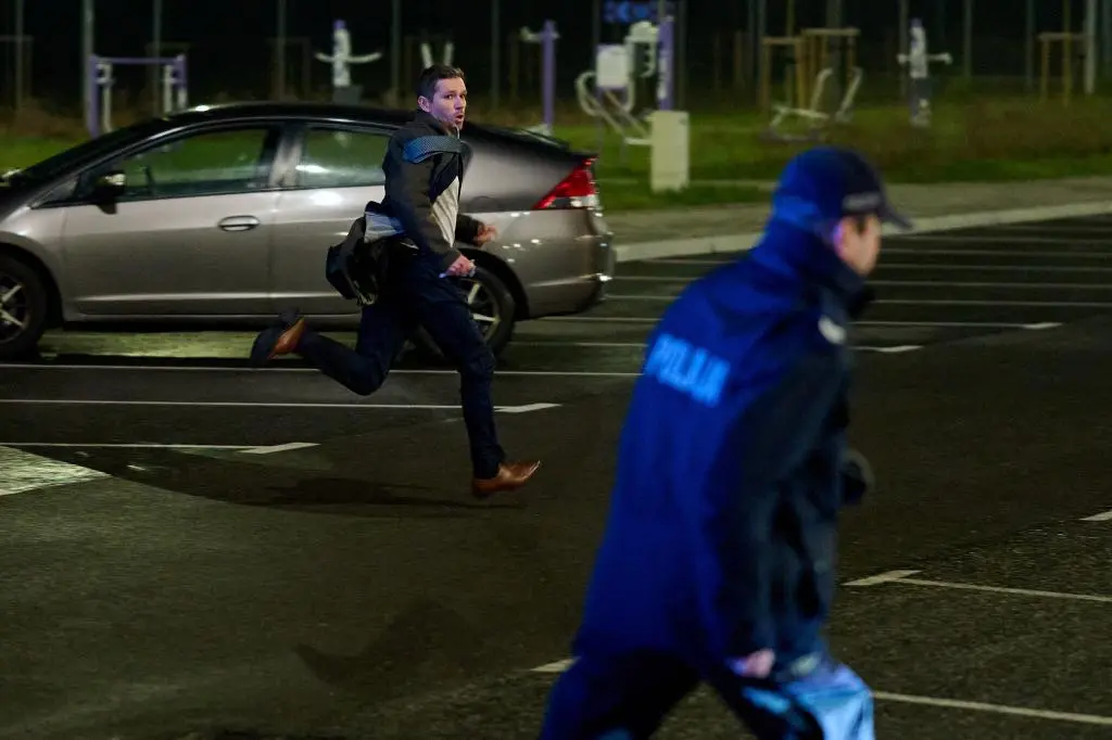 "Na Wspólnej", odcinek 3992, Alan ucieka przed policją