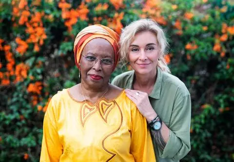 "Kobieta na krańcu świata" w Rwandzie. Poruszająca historia "matki bez granic". Maggy wspiera edukację młodego pokolenia