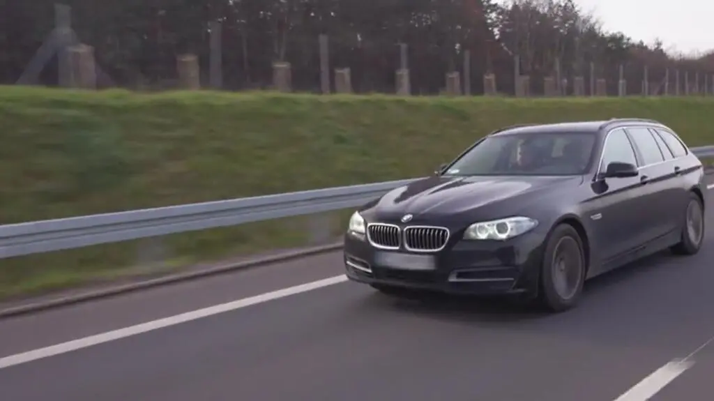 BMW serii 5 z tajemniczym buczeniem