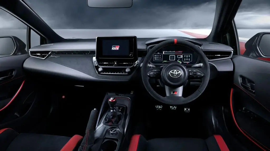 Toyota-GRMN-Corolla-2026-10