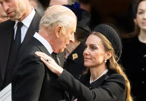 To zrobiła księżna Kate na zakończenie ceremonii. Wszyscy zwrócili uwagę na jej gest wobec króla Karola III