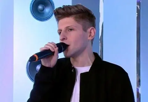 Po 10 latach wykonał utwór z castingu do "X Factor". Jak potoczyła się kariera Kacpra Gołdy?