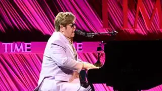 Elton John oddał klucze do swojego domu! Wszystko przez zakład o hit Loli Young