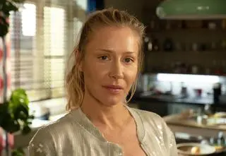 Kasia Warnke pokazuje komediowy talent. Jaka jest Wronka" z serialu "Klara"?