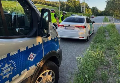 Kontrole taksówek i przewozów na aplikację. Setki naruszeń i kierowcy bez uprawnień