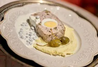 "Magda gotuje Internet 2". Przepis na klops królewiecki. 