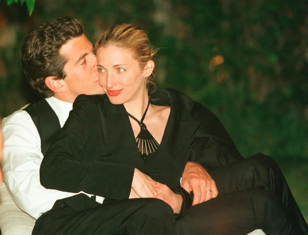  John F. Kennedy Jr z żoną Carolyn