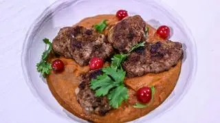  
Klopsiki z pastą z pieczonych warzyw