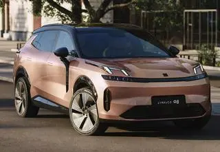 Lynk&Co 08 pobił rekord. Hybryda plug-in przejechała 293 km na samym prądzie