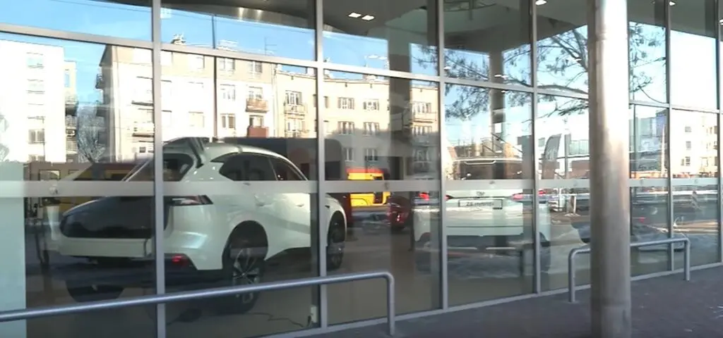 Zakaz wjazdu chińskich aut do jednostek wojskowych stał się faktem. Wojsko tłumaczy decyzję bezpieczeństwem danych