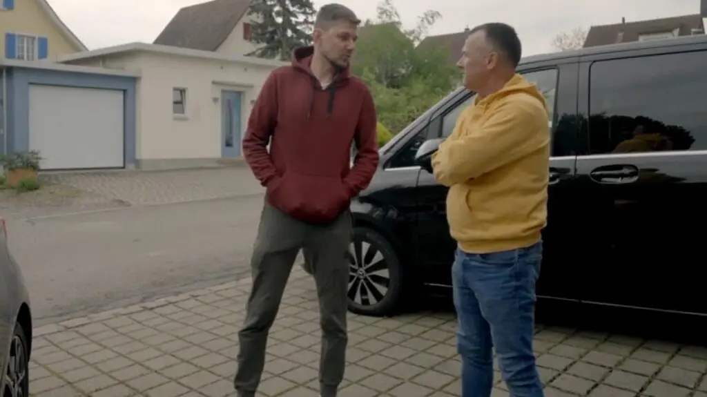 Jacek negocjuje z klientem w Szwajcarii
