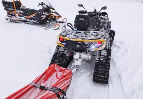 Skuter śnieżny czy quad? Który lepiej sprawdza się w pracy ratownika GOPR