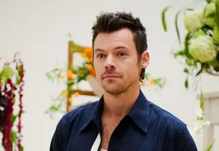 Harry Styles w Watykanie! Z tłumem wiernych wypatrywał nowego papieża