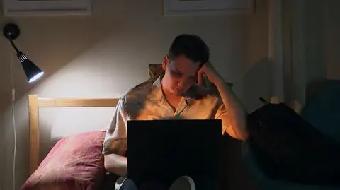 "Na Wspólnej" odc. 4075. Kuba płaci za erotyczny streaming! Dlaczego? [STRESZCZENIE]