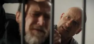 "Młode gliny". Naczelnik policji na skraju wytrzymałości. Konfrontuje się z gangsterem w więzieniu [PRZED PREMIERĄ W TV]