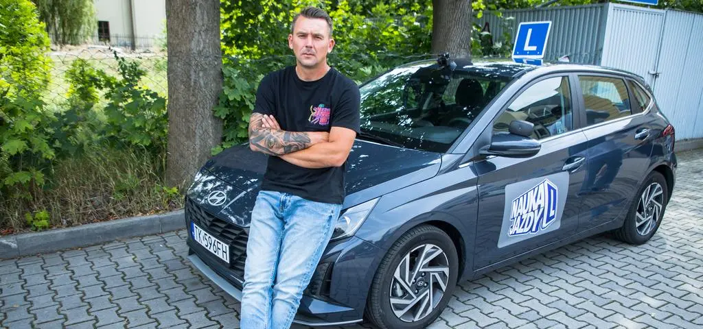 Nauka jazdy – emocje, stres i śmiech za kierownicą