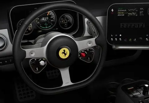 Ferrari Luce – oto wnętrze pierwszego elektryka z Maranello. Jony Ive zrobił je po swojemu i zaczyna się dyskusja