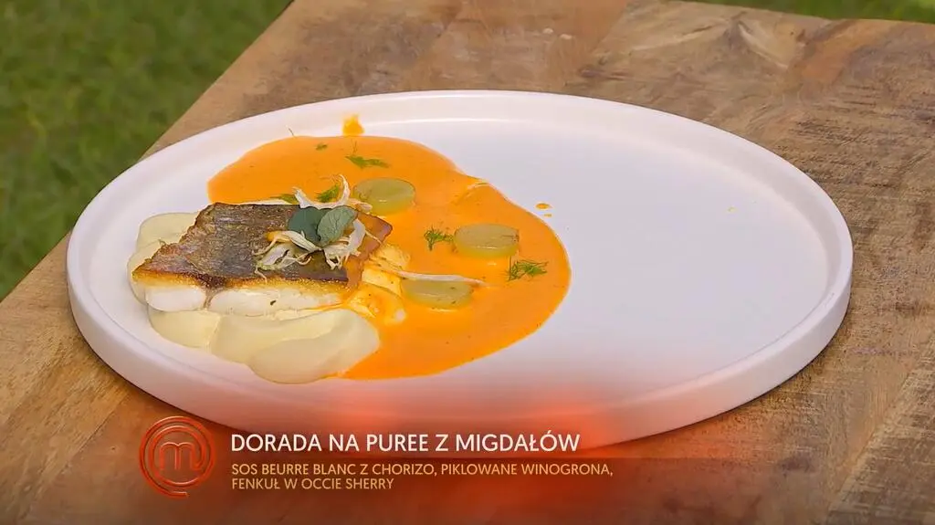  
Dorada z sosem chorizo i puree ajoblanco