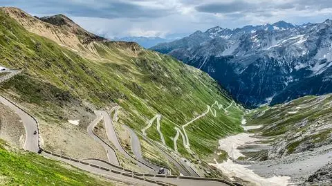 Droga przez przełęcz Stelvio