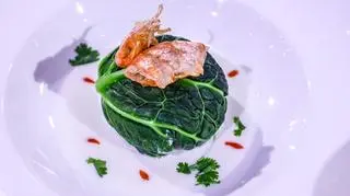 Gołąbki tajskie z musem z krewetek i przegrzebków w sosie kokosowym z imbirem