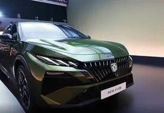 Francuska nowość dla Europejczyków - Peugeot 408 po faceliftingu