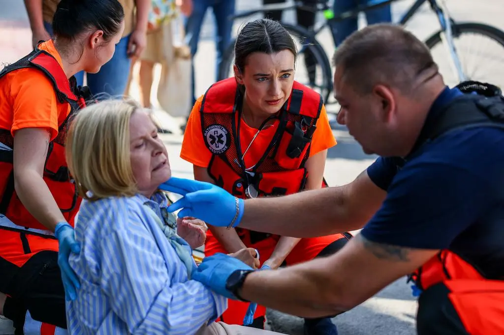 "Szpital św. Anny", odc. 58. Marta, Artur i Irena Bursztyn